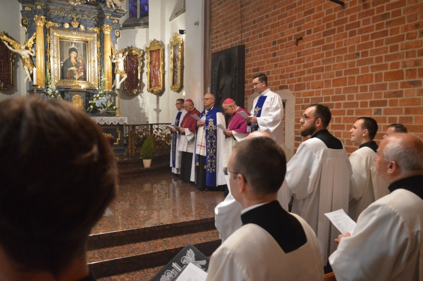 Odpust w katedrze. Biskup Czaja ponownie zawierzył Opole Matce Boskiej