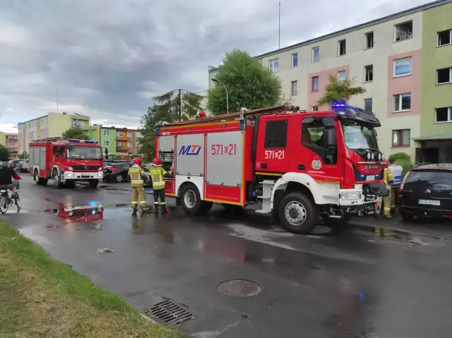 Groźny pożar przy ul. Baczyńskiego w Zduńskiej Woli. Sprawcy podpalenia złapani