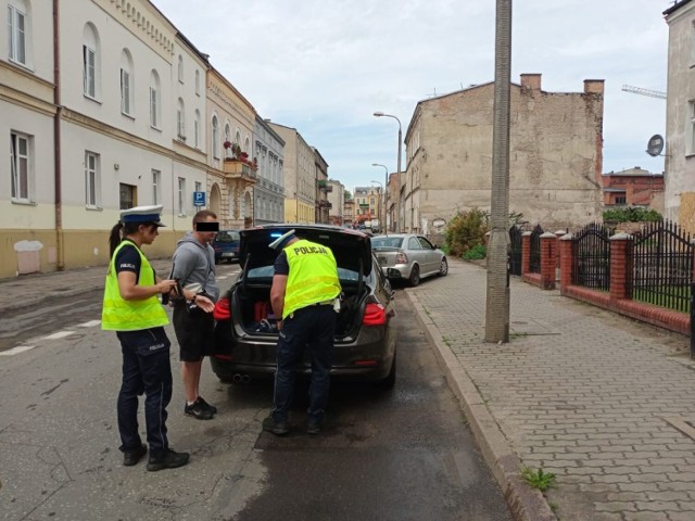 Policjanci z Grudziądza w ciągu dwóch godzin dwa razy zatrzymali tego samego kierowcę, jadącego "po pijaku"