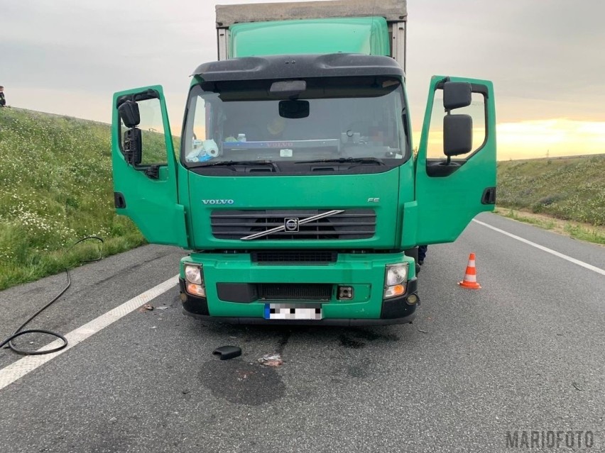 Wypadek na obwodnicy Dobrodzienia. Kierowca ciężarówki zasłabł za kierownicą, staranował trzy inne auta