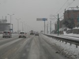 Katowice: Uwaga kierowcy! Warunki na drogach są fatalne: zalega śnieg i jest bardzo ślisko!