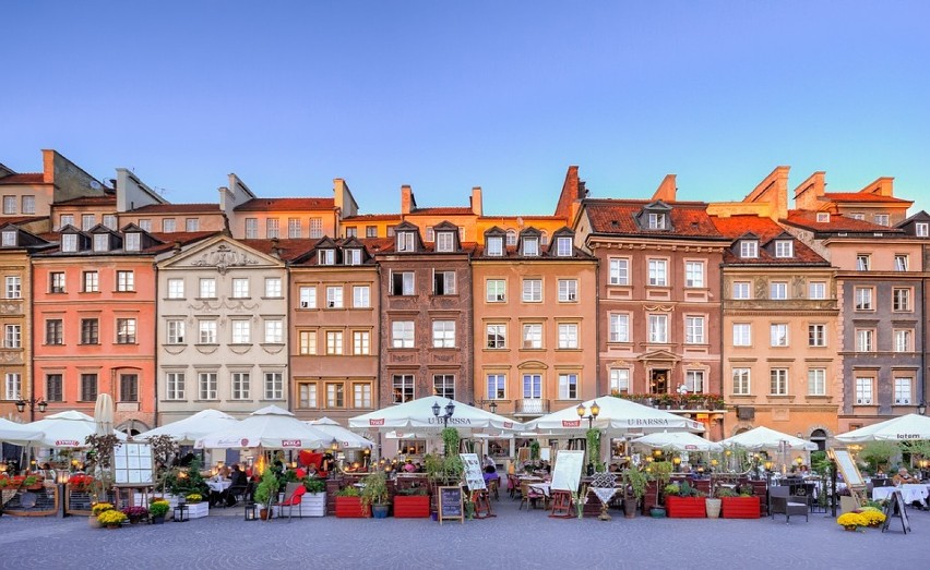 „Od barów z wódką po wegańskie kawiarnie”. Korespondent FT...