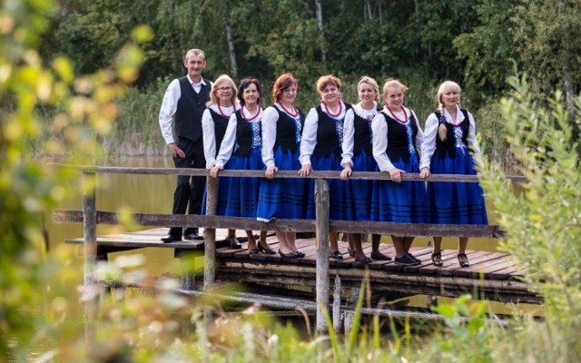 W Lutowie będą biesiadować i świętować jubileusz 55-lecia miejscowego Wiejskiego Ośrodka Kultury. Na zdjęciu zespół "Lutowianie"
