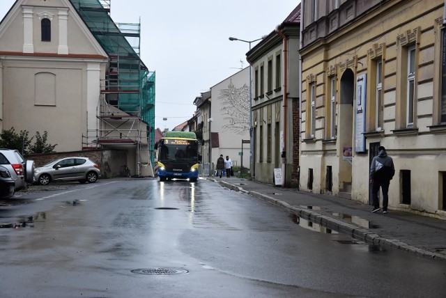 Ulica Bernardyńska zostanie zamknięta dla ruchu na dwa miesiące w rejonie kościoła Bernardynów i skweru przy Małych Schodach