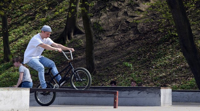 - Na BMX-ie zacząłem jeździć grubo ponad 10 lat temu - mówi Bartek Tabor ze Stargardu.