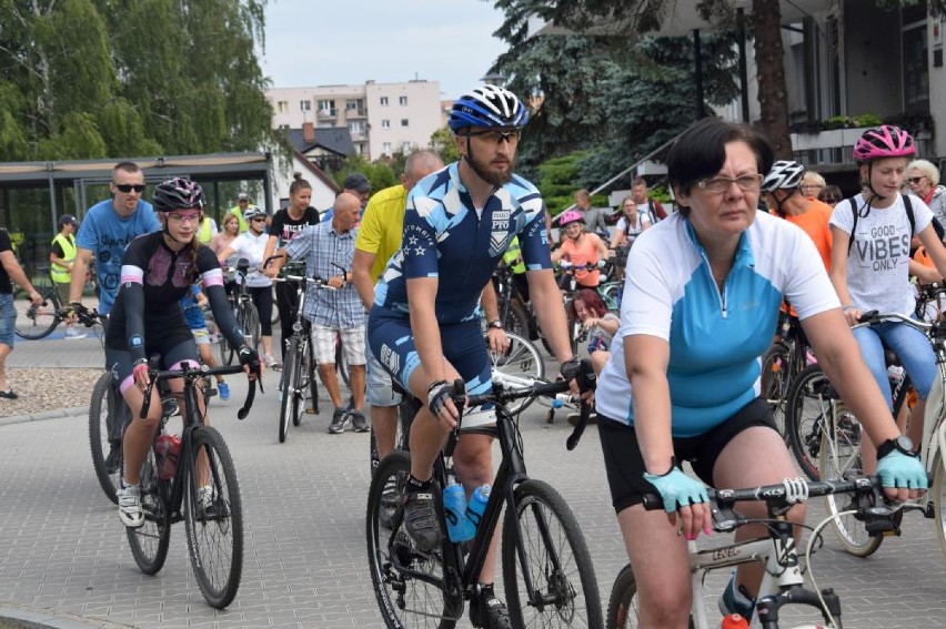 Rajd rowerowy w Chodzieży: Udział wzięła prawie setka osób! [ZDJĘCIA]