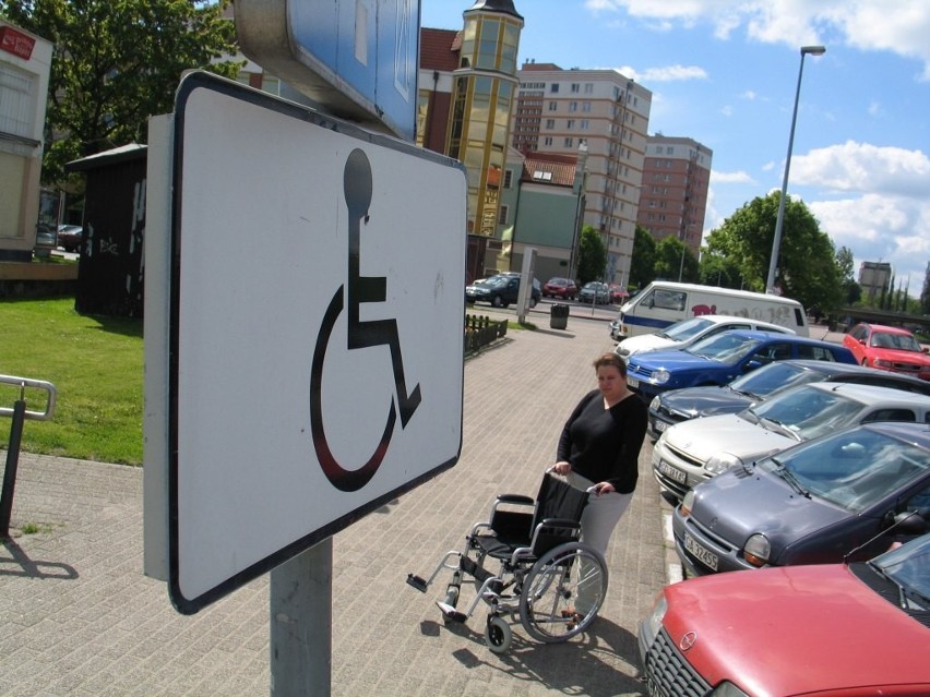 Parkowanie na miejscu dla inwalidów, czyli żyj, ale nie daj...