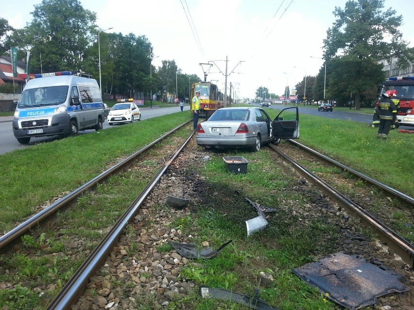 Wypadek na al. Włókniarzy w Łodzi. 24 lipca kierowca...