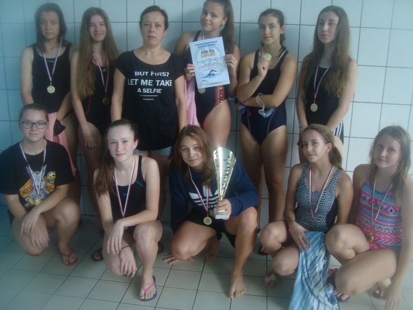 Mistrzostwa powiatu wieluńskiego szkół gimnazjalnych w sztafetach pływackich