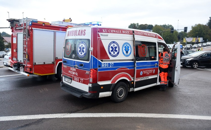 Wypadek w Żurawicy pod Przemyślem. W zderzeniu trzech samochodów poszkodowane zostały dwie kobiety [ZDJĘCIA]