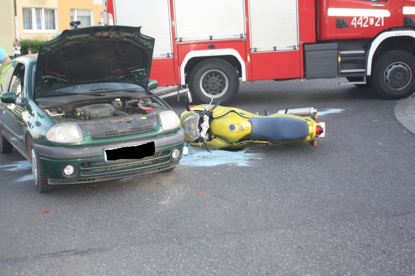 Wypadek w Grudziądzu. Samochód zderzył się z motocyklem [zdjęcia]