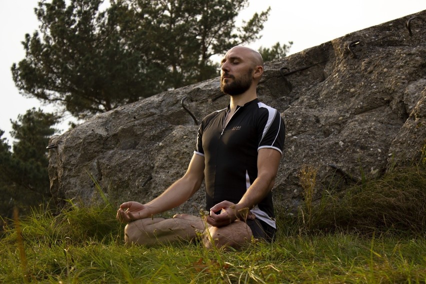 Pozycja Padmasana jest polecana w celu wyciszenia się, ale...