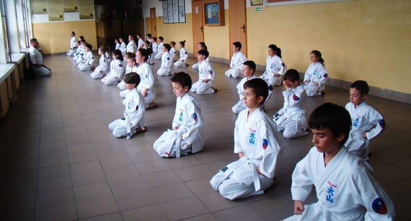 Młodzi karatecy z Olkusza zdali egzamin na stopnie uczniowskie &quot;kyu&quot;