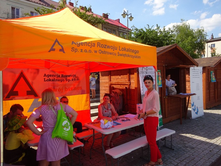 Nauka i zabawa na festynie w Ostrowcu pod hasłem bezpieczeństwa