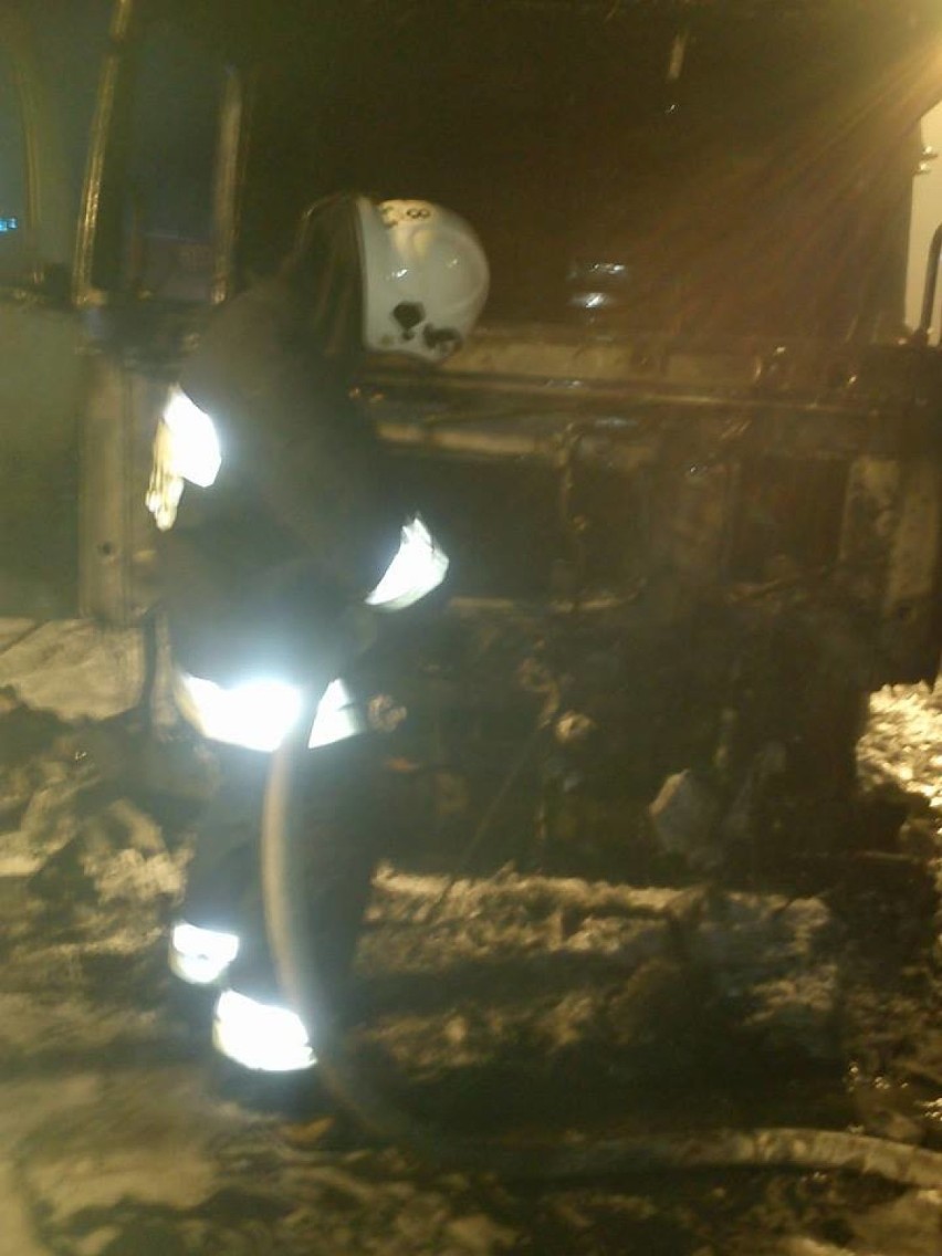 Pożar ciężarówek w Opolu Lubelskim 