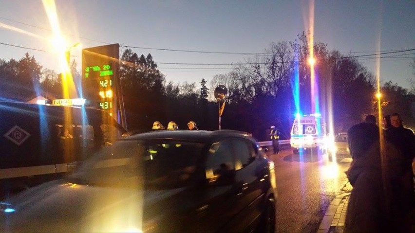 Wypadek w Milówce. Jeepem uderzyła w motorowerzystę