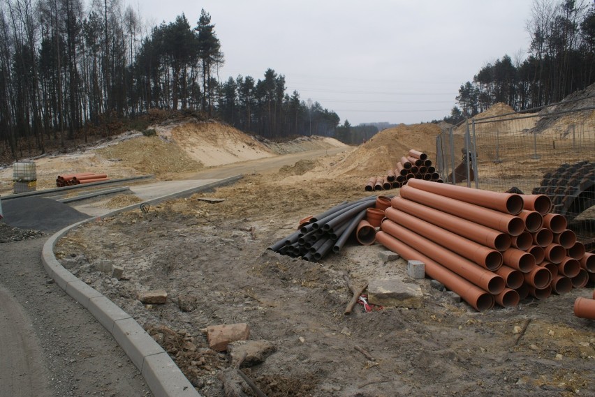 Budowa dróg do terenów KSSE w Tucznawie ma się zakończyć do...