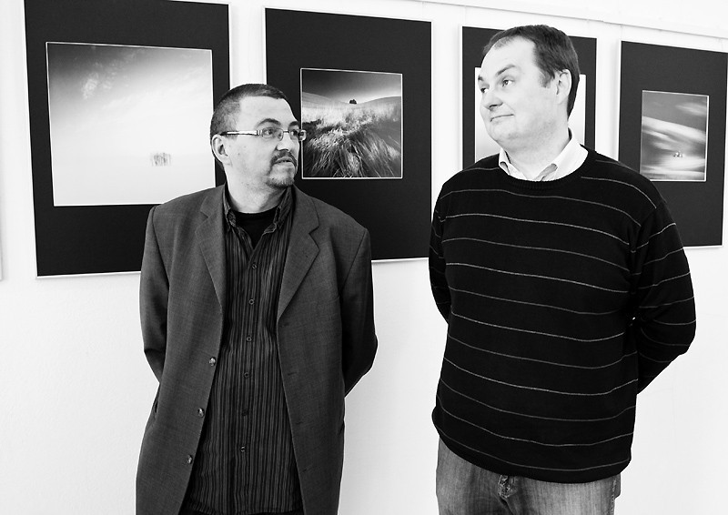 Białe i czarne - wystawę recenzuje Wojciech Kapuściński
