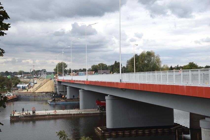 Próby obciążeniowe na moście w Malborku [ZDJĘCIA]. Wkrótce otwarcie nowego obiektu