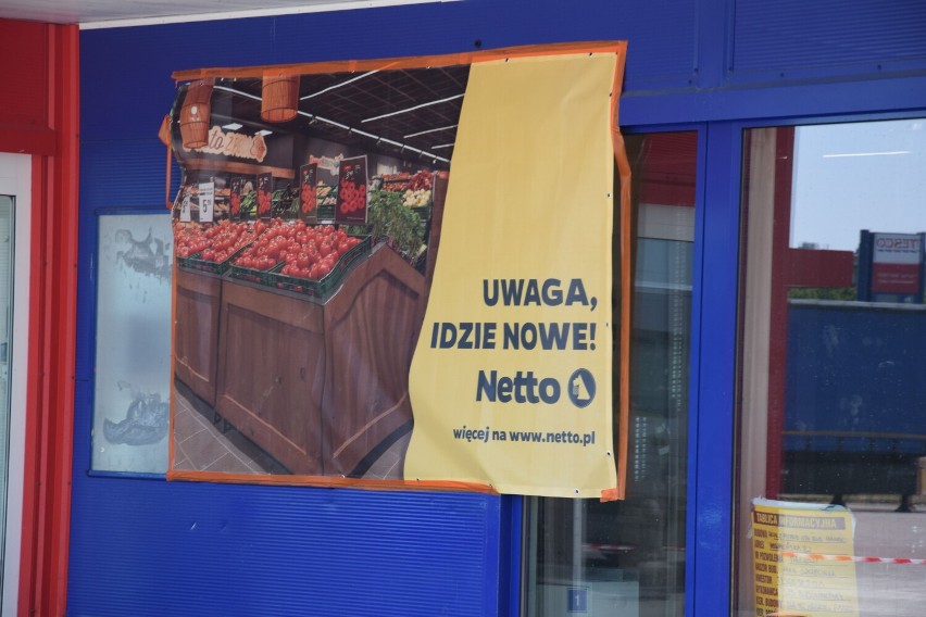 Z marketu w Szczecinku znika napis Tesco. Wiemy, kiedy ruszy Netto [zdjęcia]