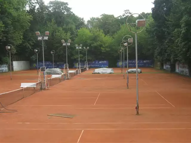 Korty tenisowe w Parku Skaryszewskim ponownie będą służyć mieszkańcom