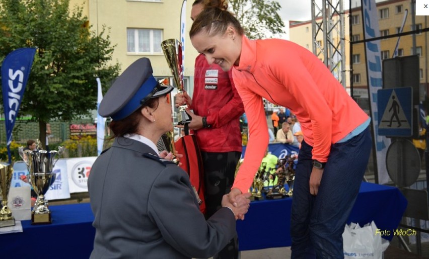 Złotowscy policjanci na podium "Otwartego międzynarodowego pucharu policji w półmaratonie"