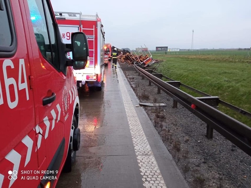 Zobacz zdjęcia z wypadku ciężarówki na A4 pod Wrocławiem