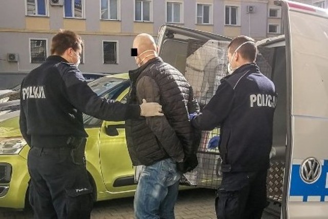 Policjanci z Włocławka zatrzymali po godzinach pracy poszukiwanego