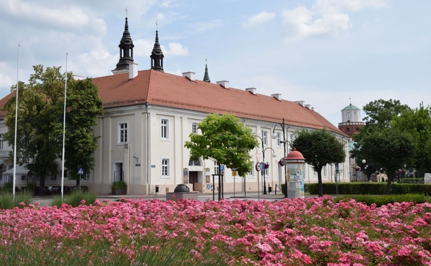 Klasztory w Wieluniu. Ukazała się książka „Monastica Vielunensia” o dziejach zakonów. Zobaczcie ZDJĘCIA obiektów klasztornych w mieście