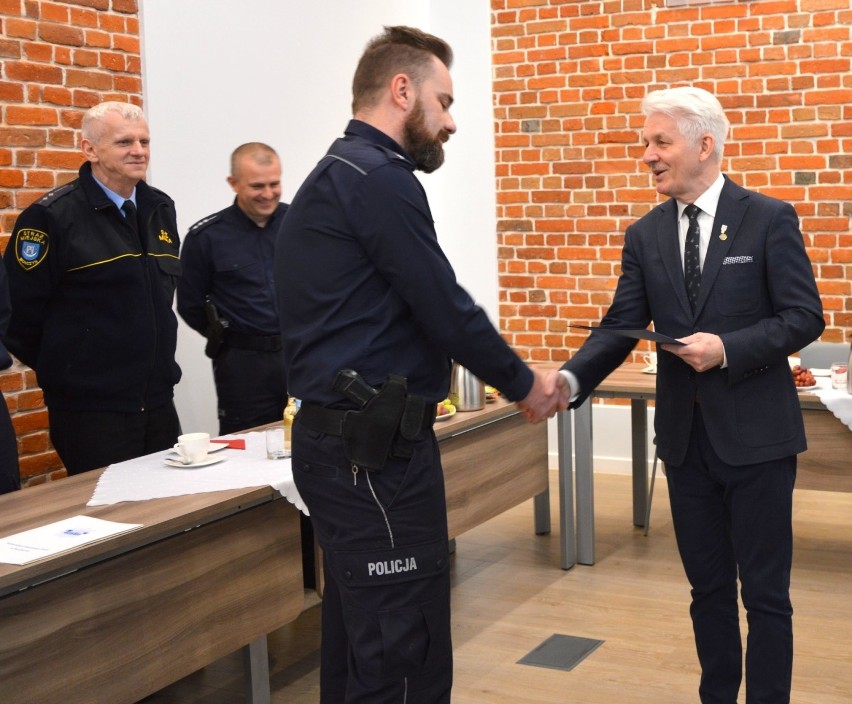 Wprowadzenie nowego szefa posterunku w Wołczynie st. asp....