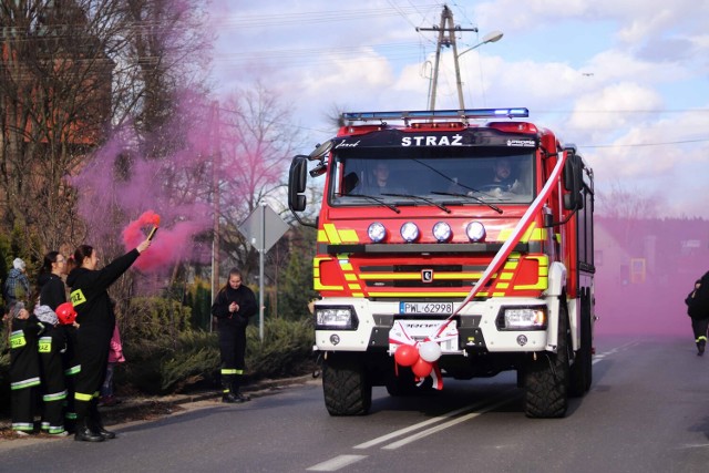 Nowy wóz strażacki trafił do OSP Kaszczor