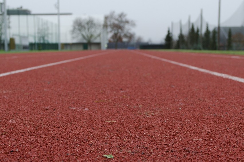 "Bieg na 1 milę" na otwarcie bieżni lekkoatletycznej na stadionie sportowym w Kamieńsku