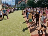 Blisko 300 uczniów SP-8 w Zielonej Górze zatańczyło belgijkę. To nowa tradycja szkoły