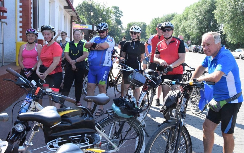 Cykliści uczestniczyli w wycieczce do muzeum w miejscowości...