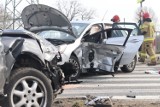 Wypadek na Wschodniej Obwodnicy Wrocławia. Kierowca audi wyprzedzał na skrzyżowaniu [ZDJĘCIA]