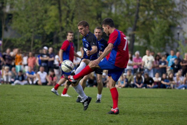 Mecz towarzyski odbyĹ siÄ na Wyspie MĹyĹskiej w systemie 2 X 30 minut. WygraĹ zesp&oacute;Ĺ Zawiszy 11 do 7. Fot. Marek WiĹniewski