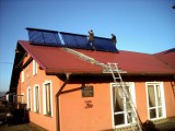 Leśna: Kolektory słoneczne na dachu strażnicy