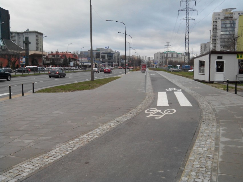 Koniec remontu ul. Rzymowskiego - są nowe ścieżki rowerowe i...