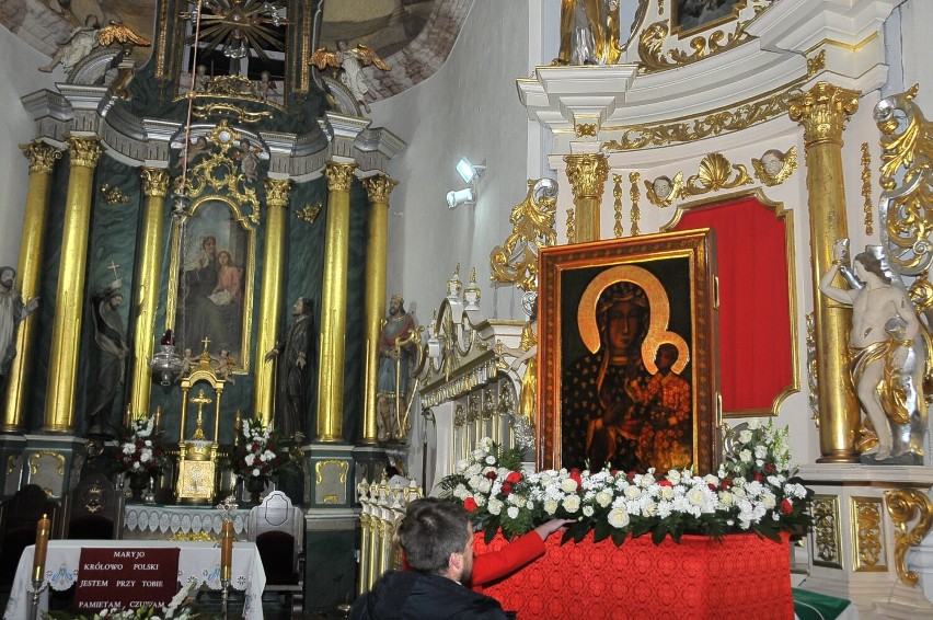 1- 2 grudnia obraz Matki Bożej w znaku Ikony Jasnogórskiej...