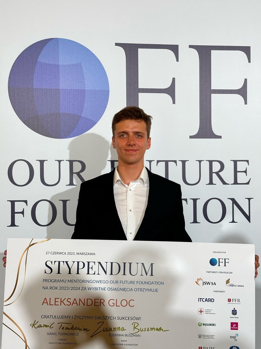 Aleksander Gloc z I LO w Radomsku ze stypendium Our Future Foundation