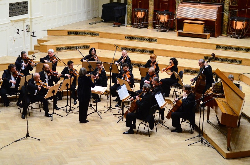 Orkiestra Amadeus i niesłyszący - wyjątkowy koncert w Auli UAM  w Poznaniu [ZDJĘCIA]