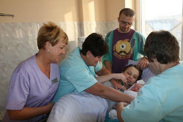 Poród Szpital Specjalistyczny Nowy Sącz: pierwsze narodziny w znieczuleniu gazem [ZDJ]