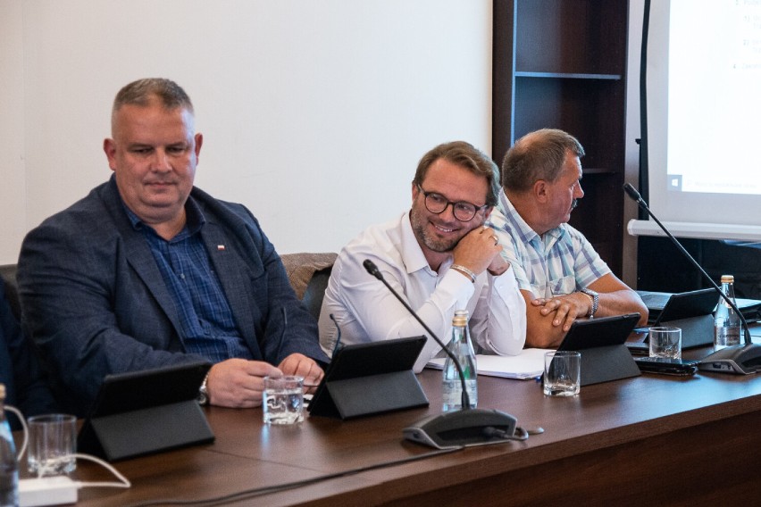 23 sierpnia Przewodniczący Rady Powiatu Trzebnickiego został odwołany ze swojego stanowiska. 