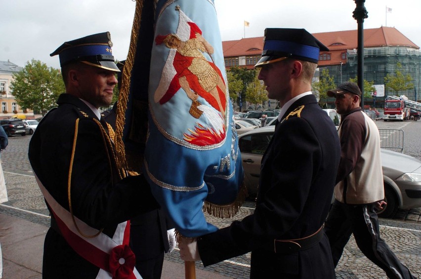 Słupsk: 17 nowych wozów przekazano strażakom. ZDJĘCIA