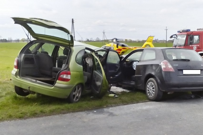 Wypadek w miejscowości Wójcin. Zderzenie trzech pojazdów [zdjęcia]