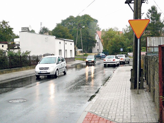 Nowo wyremontowana ulica Wiosny Ludów jest już dostępna dla samochodów i pieszych.