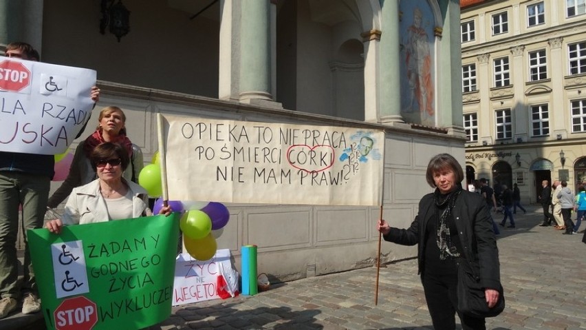 Wiosna niepełnosprawnych: Protest na Starym Rynku w Poznaniu