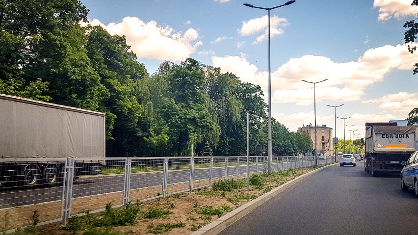 Leszno. Aleje Jana Pawła II już w całości przejezdne. Czeka nas jeszcze malowanie [ZDJĘCIA]