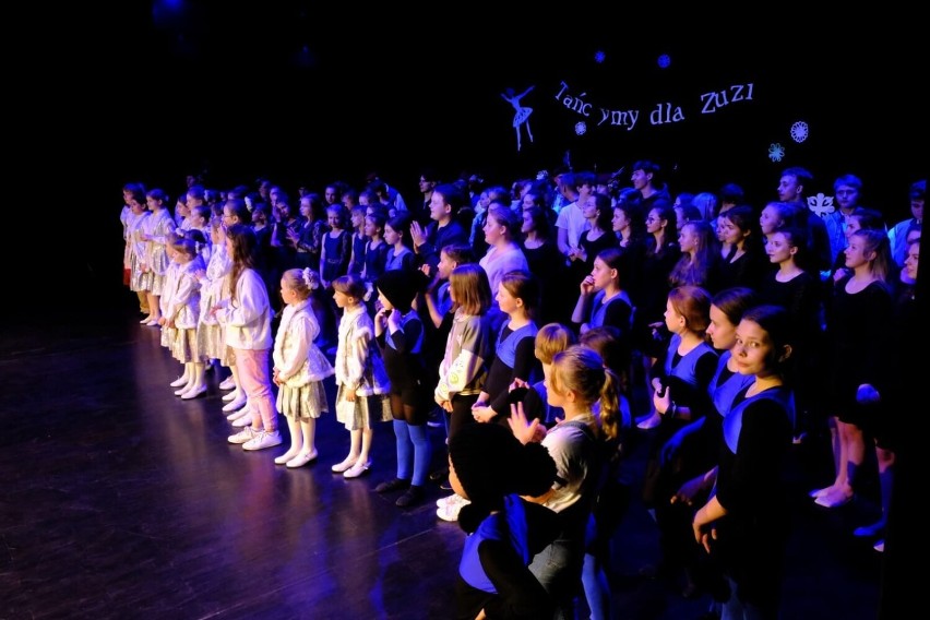Na scenie wystąpiło około 140 tancerzy z Łęczycy