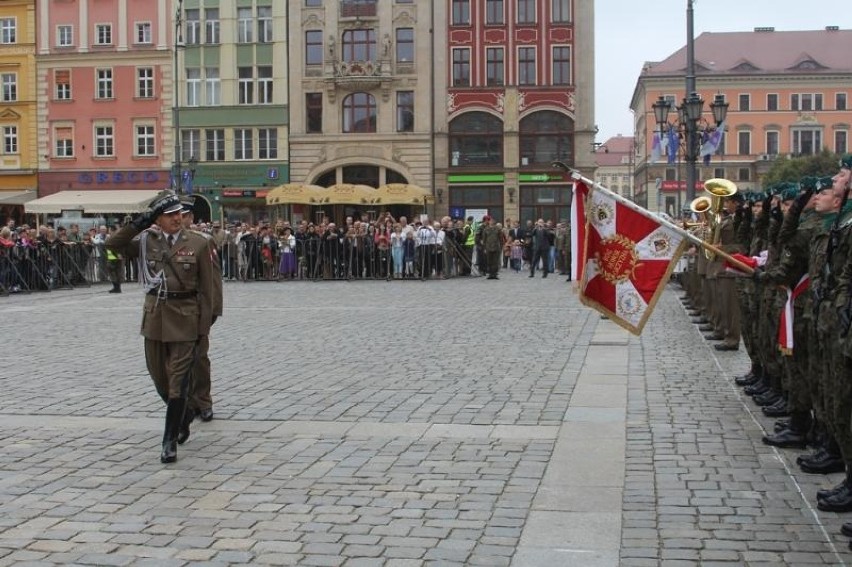 Armia ma nowych oficerów. Na Rynku odbyła się promocja (ZDJĘCIA)